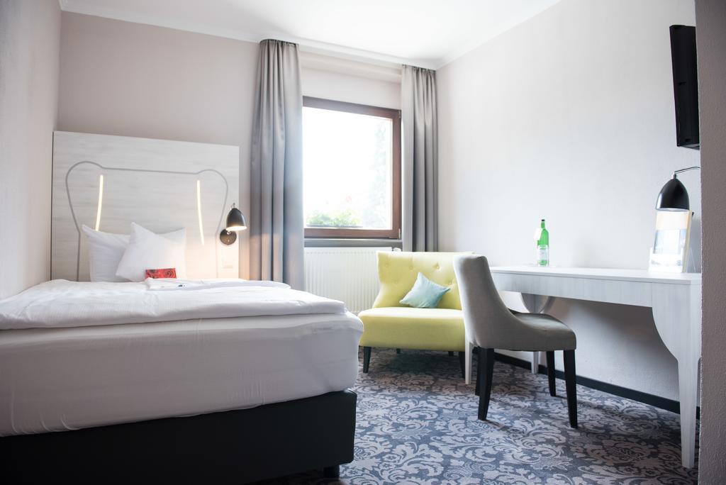 Parkhotel Schillerhain Кирххаймболанден Екстериор снимка